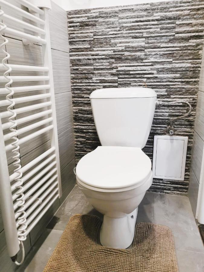 Apt 100 Prague Ngoại thất bức ảnh