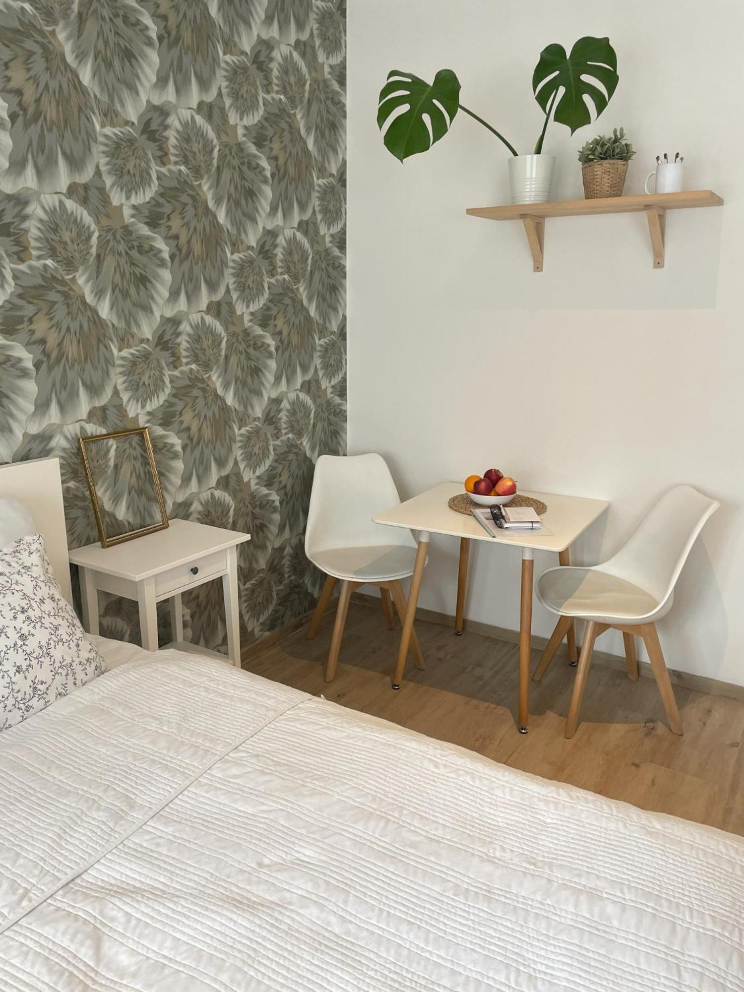 Apt 100 Prague Ngoại thất bức ảnh